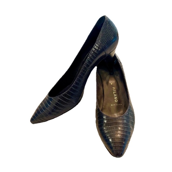PRADA VINTAGE Genuine Lizard Size 38 Navy Blue Pumps - Picture 5 of 11